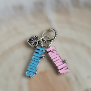 Friends és Family charm színes függőkkel charm karkötőhöz