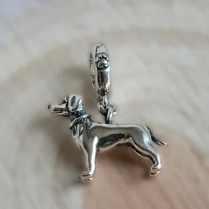 Elegáns kutyás charm kutya figurával karkötőhöz