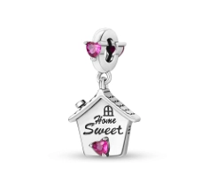 Ezüstözött házikó függő charm Home Sweet felirattal és rózsaszín szív alakú kristályokkal