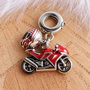 Motor és Bukósisak charm
