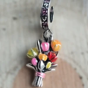 Tulipáncsokor charm