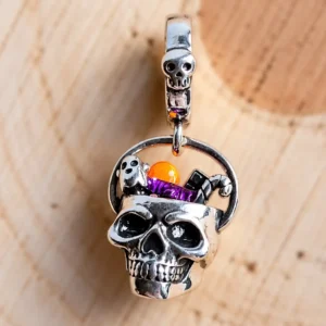 Halloween koponya charm színes édességekkel