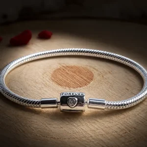 Örökké veled szív kapcsos charm karkötő FOREVER felirattal